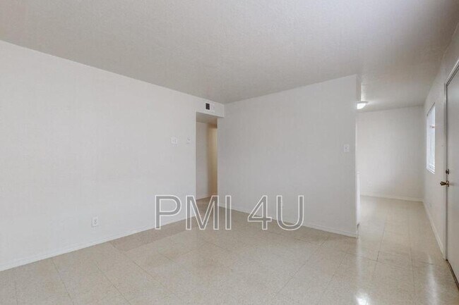 Building Photo - 233 Tennessee St NE