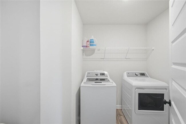 Building Photo - 2700 Westgate Park Dr