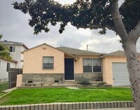 Building Photo - 4 BEDROOM 2 BATH HOUSE