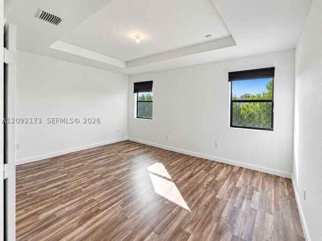 Building Photo - 336 NE 210th Way