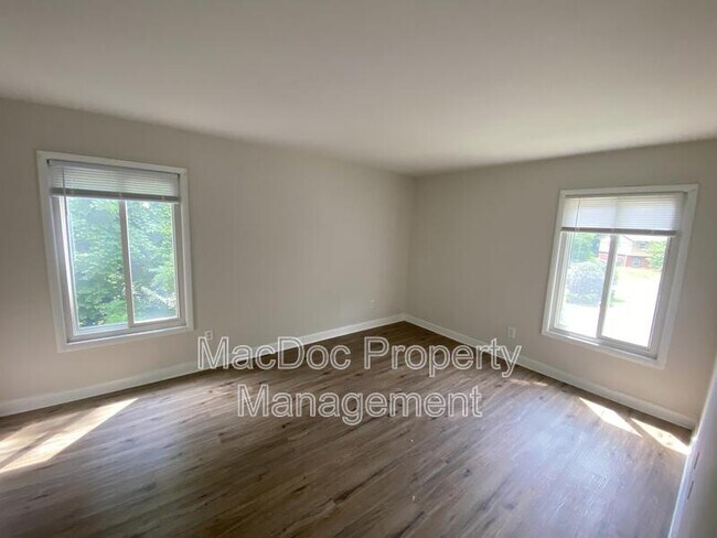 Building Photo - 105 Berry St