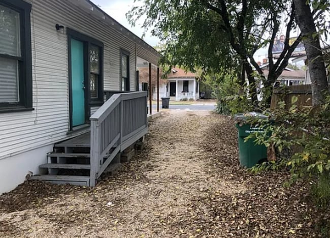Building Photo - 428 Dunning Ave