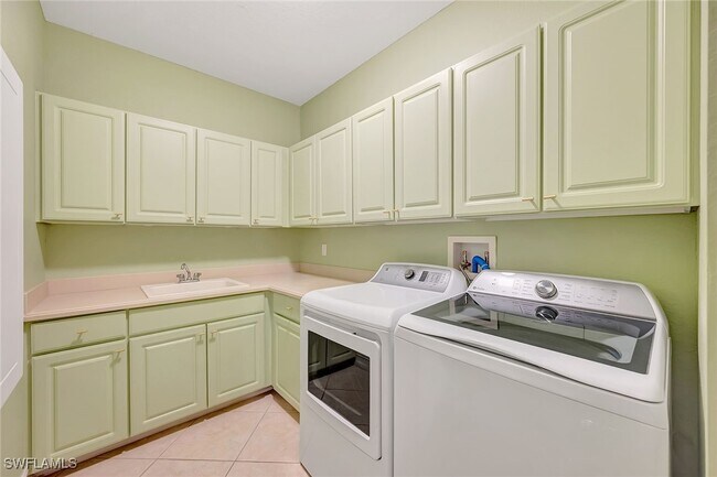 Building Photo - 7168 Lemuria Cir