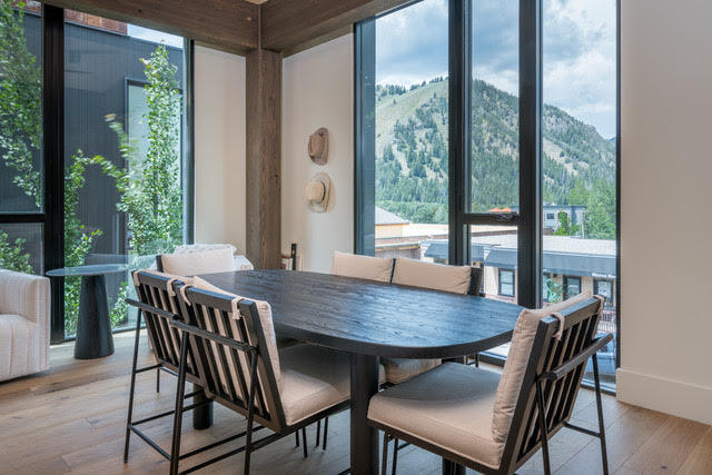 Building Photo - 100 4th St W