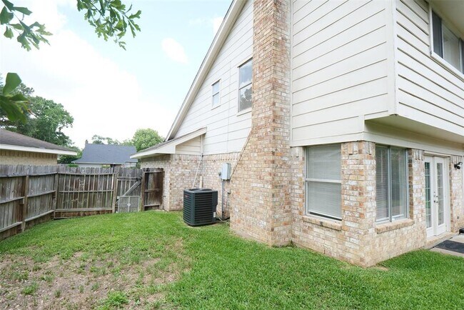 Building Photo - 20039 Fort Bowie Ct