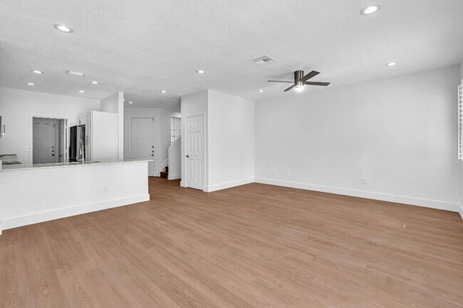 Building Photo - 4945 Fulton St