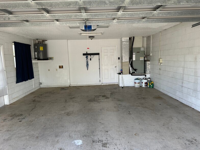 Building Photo - 7403 17th Ave W