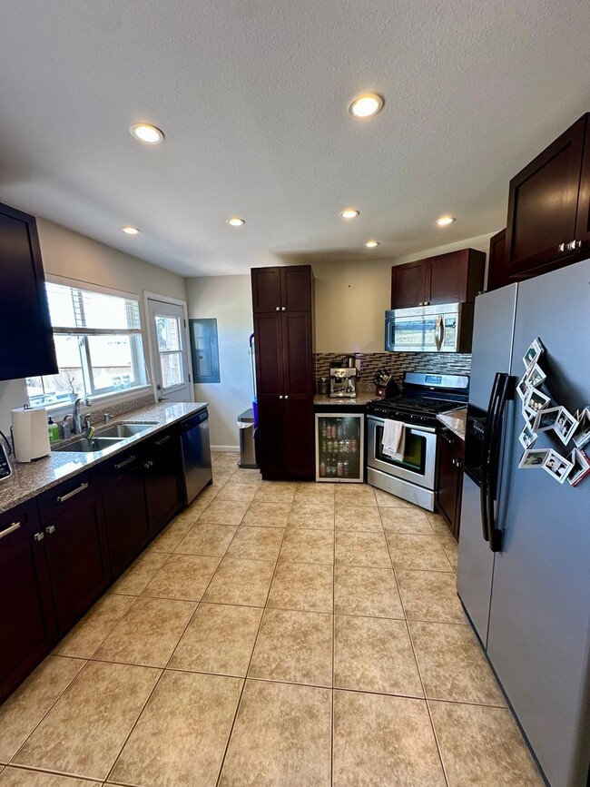 Building Photo - Charming Updated Ranch-Style Home