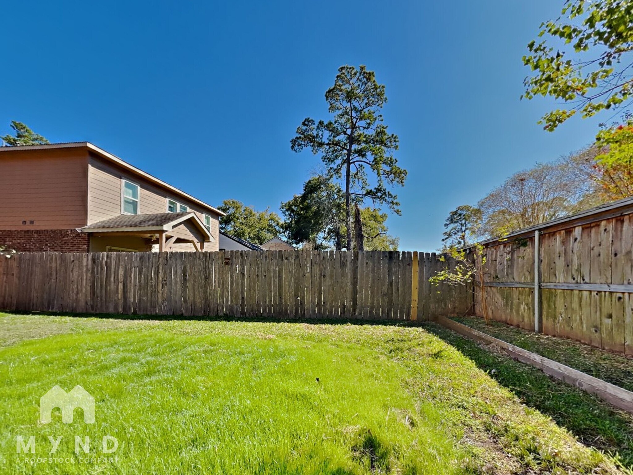 Building Photo - 1746 Cloister Dr