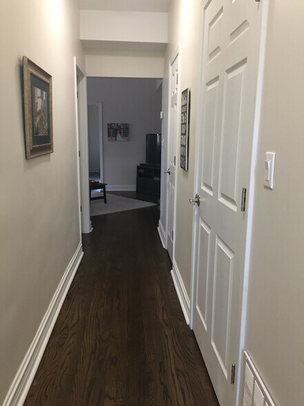 Building Photo - 1307 North Artesian Avenue, Unit 2