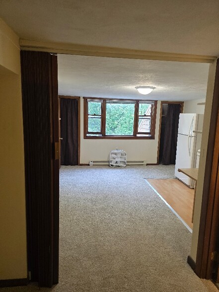 Primary Photo - 104 W Lowe Ave