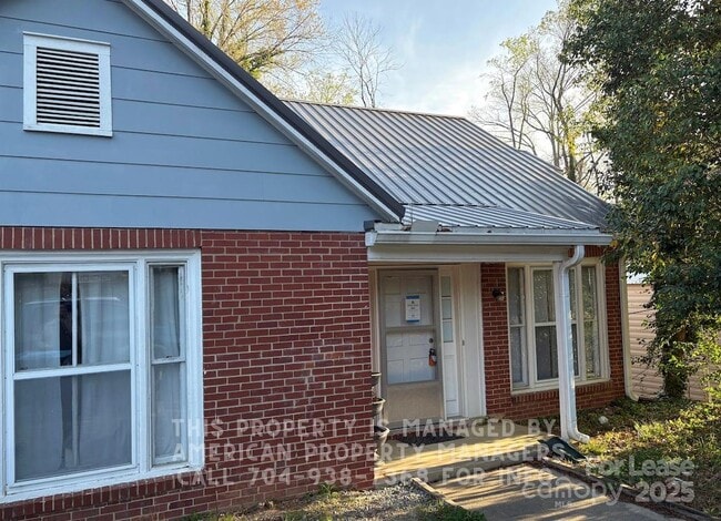 Primary Photo - 132 Lilly Ave