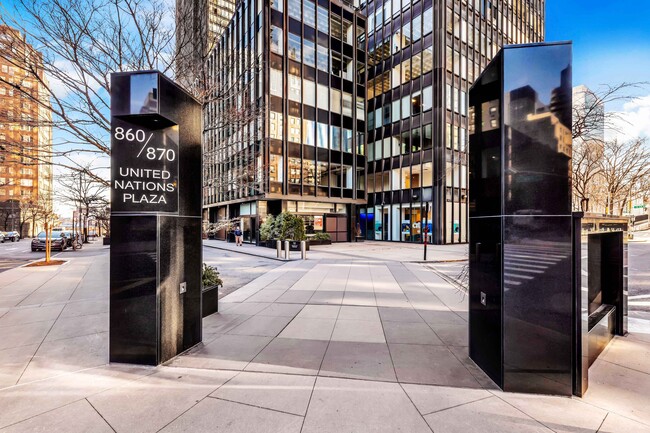 Building Photo - 860 United Nations Plaza