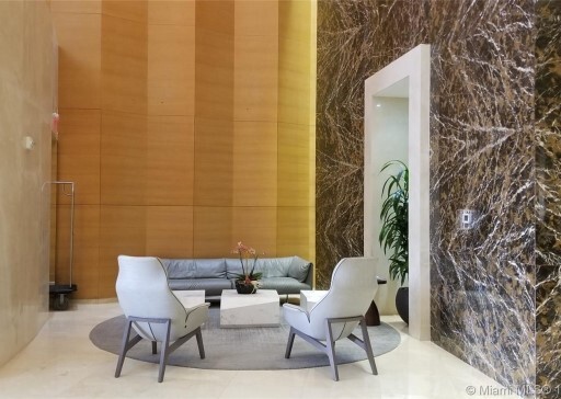 Lobby - 15901 Collins Ave