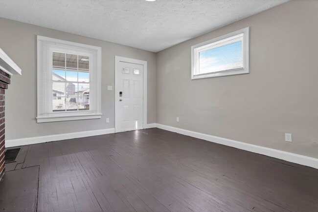 Building Photo - 791-793 E Starr Ave