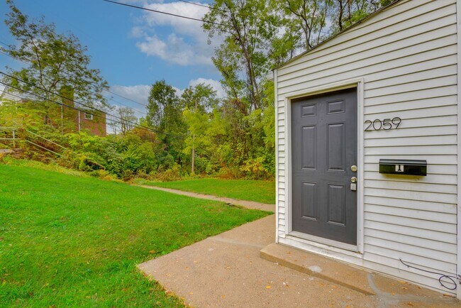 Building Photo - 2059 Fair Ave