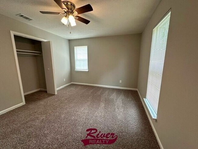 Building Photo - 2604 Carrington Dr