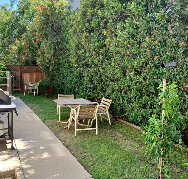 Backyard - 111 N 6th St