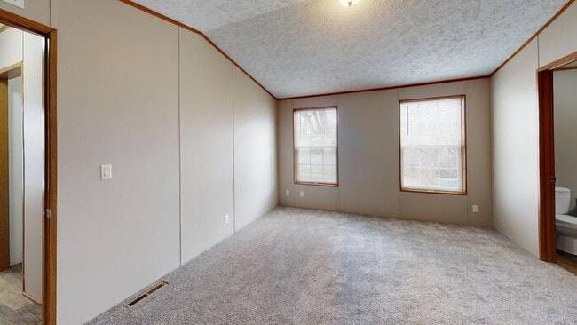 Building Photo - 339 Continental Ave