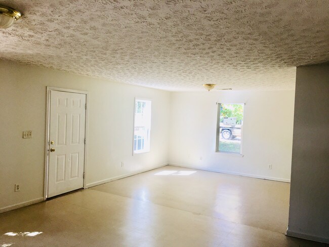 Building Photo - 639 Johnson St