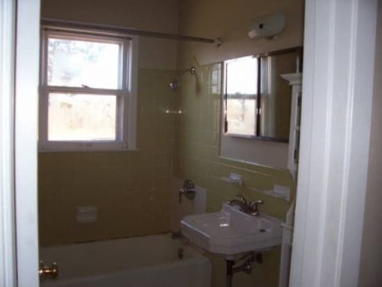 Building Photo - 126 N Peck Dr