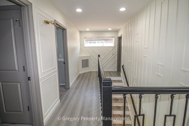 Building Photo - Beautiful and Modern Two-Story Home in Great Millcreek Location! 3 Bedrooms, 2.5 Bathrooms, Spaci...