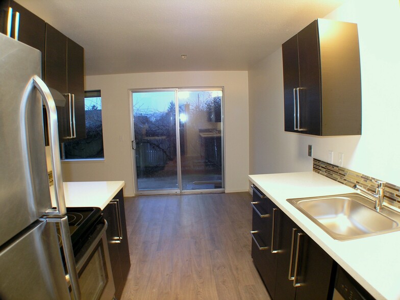 Kitchen - 4223 3rd Avenue Northwest