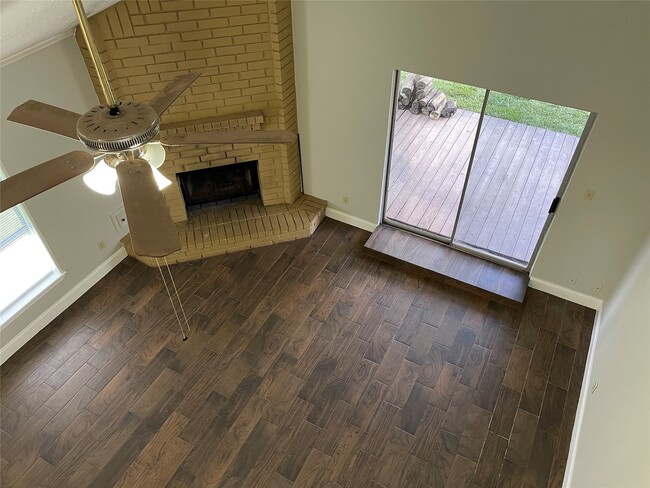 Building Photo - 3118 Redcliff Dr