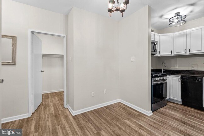 Building Photo - 2755 Ordway St NW