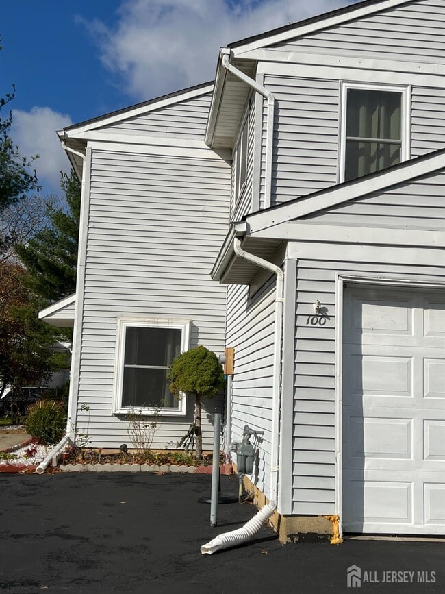 Building Photo - 100 Wyndmoor Dr