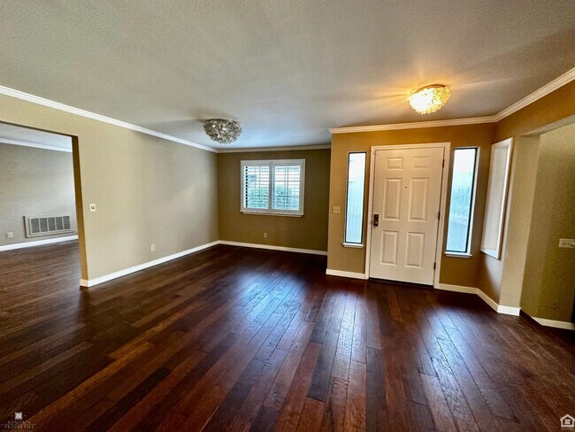 Building Photo - Attractive 3bd/2.5ba Townhouse in Sonoma Greens!