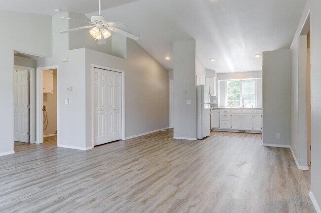 Building Photo - Remodeled near Boise River _ Pet Friendly!!