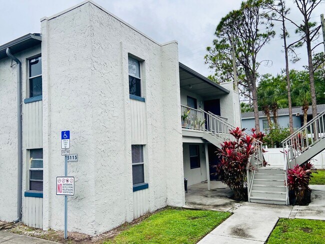 Primary Photo - 1BD/1BA Apartment off Curry Ford in Henley...