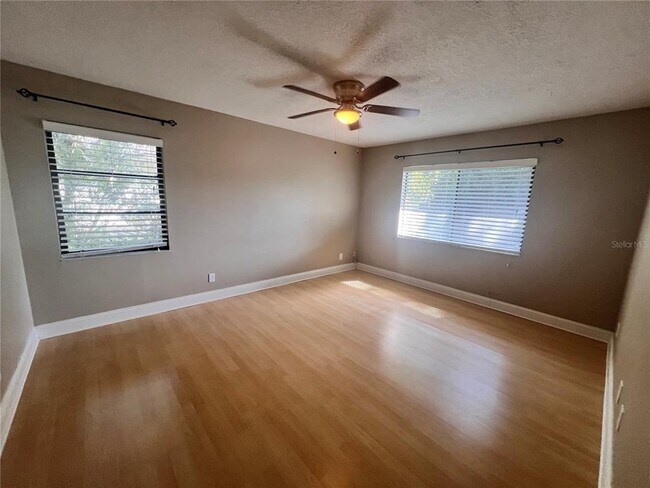Building Photo - 302 Palm Coast Pkwy NE