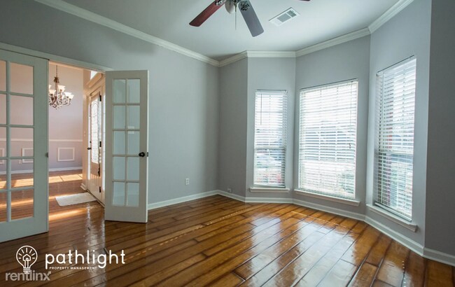 Building Photo - 3 br, 2 bath House - 1023 Skyline Dr UNIT