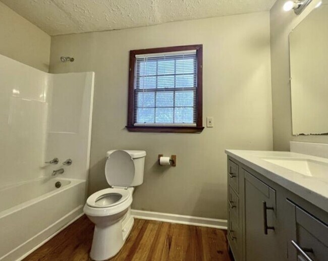 Building Photo - Single Family Home