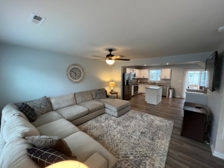 Building Photo - 206 Maple Frg Trl