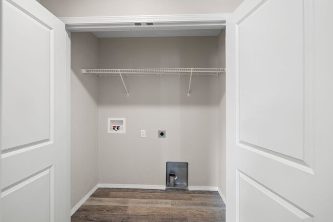 Building Photo - Newly built 3 bedroom-Westbury Gardens with a fully fenced in yard!