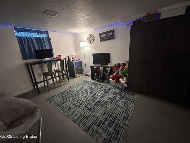 Building Photo - 741 S 39th St