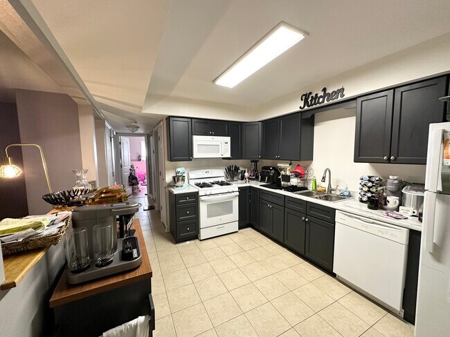 Building Photo - 2390 Bicentennial Ave