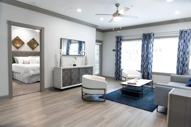 Building Photo - Where Style Meets Sophistication!