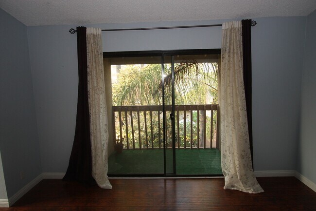 Building Photo - 2925 Wellesley Ct