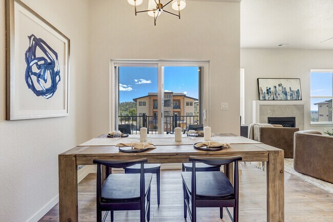 Building Photo - 5763 Villa Lorenzo Dr