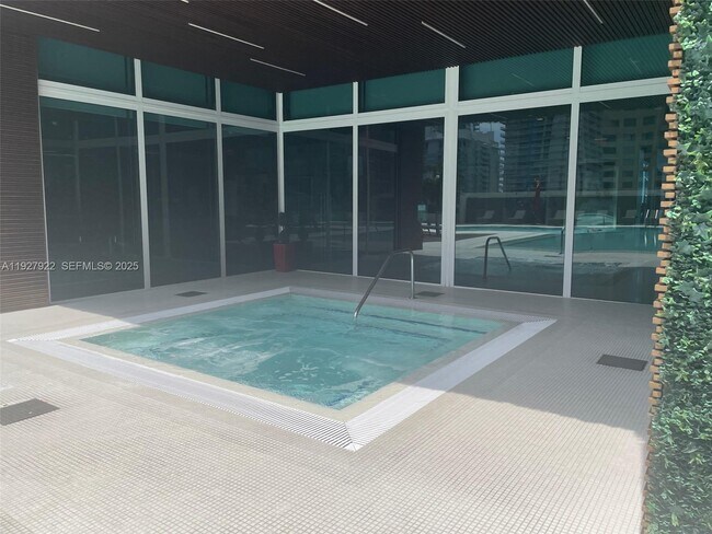 Building Photo - 1080 Brickell Ave