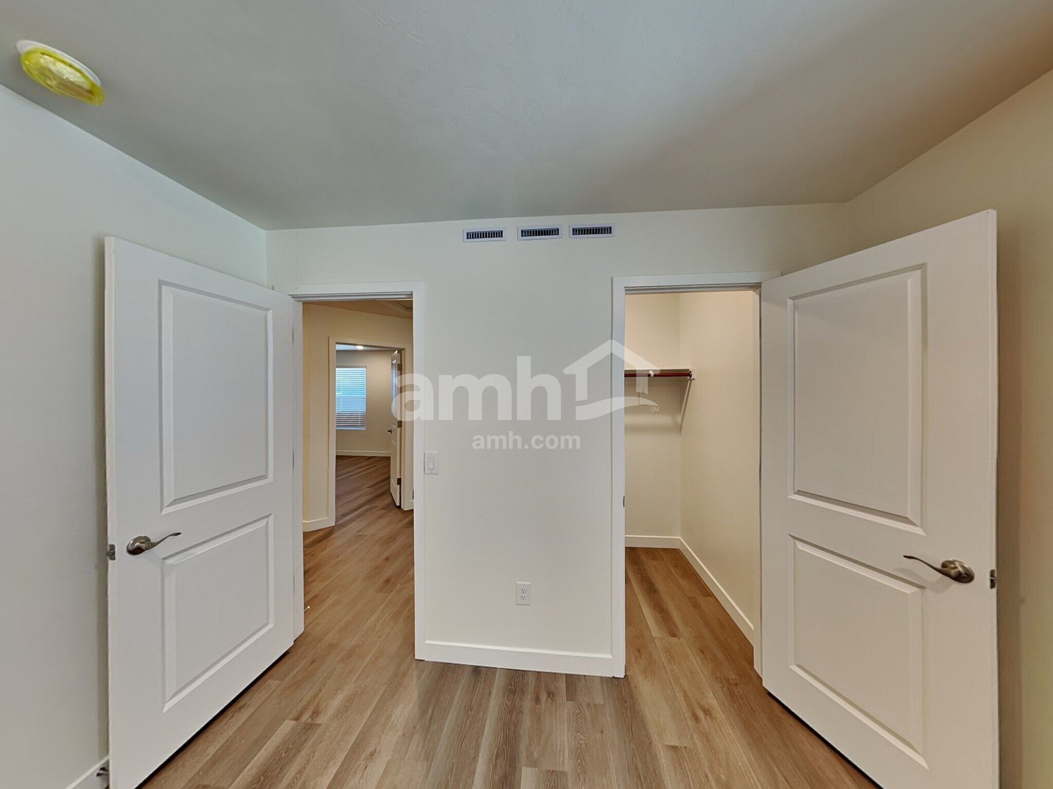 Building Photo - 6542 E Paseo Baranda