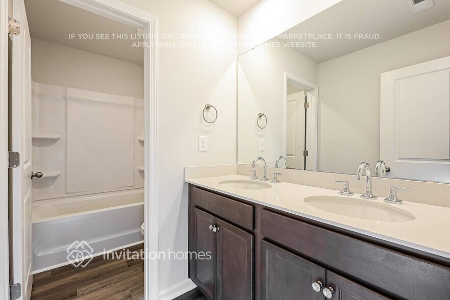 Building Photo - 3992 Zepelin Wy