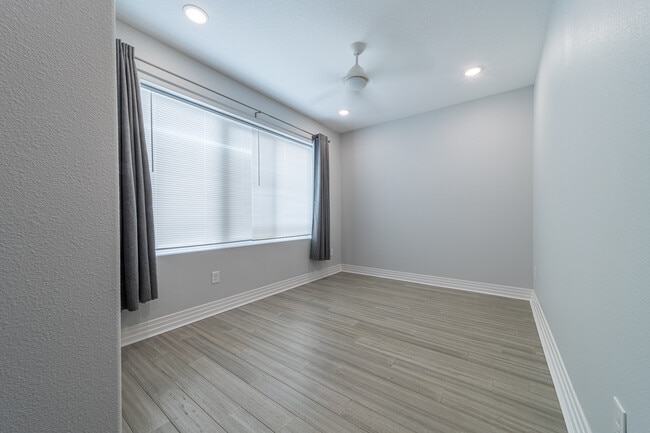 Building Photo - 2325 1st Ave S