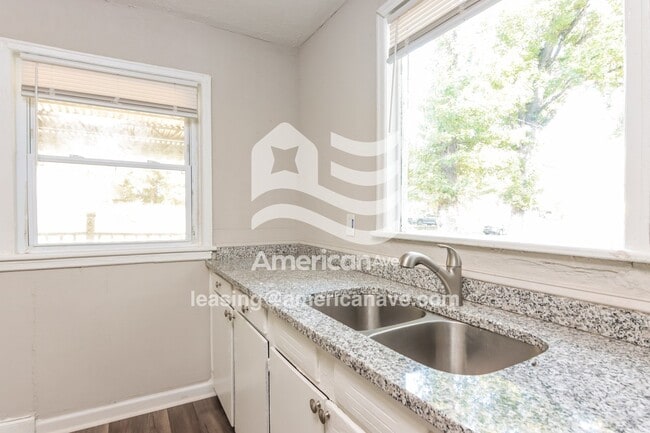 Building Photo - 1238 Briarwood Ave