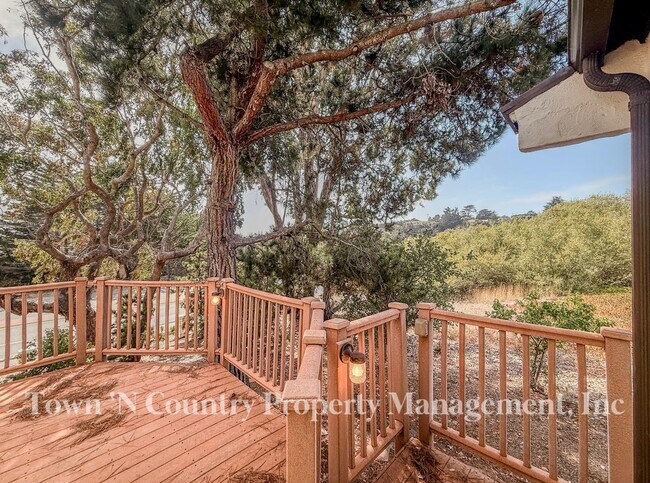 Building Photo - 26142 Carmel Knolls Dr