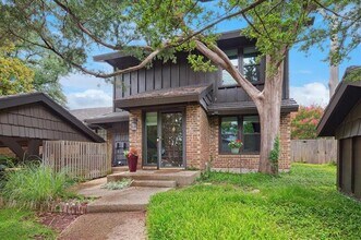 Building Photo - 6935 Helsem Way